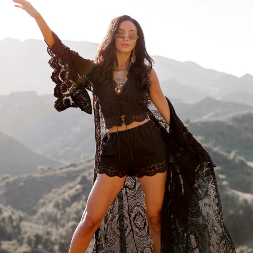 Naomi Duster in Black by Joyfolie
